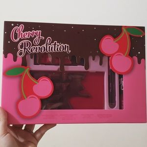 I Heart Revolution Chery Revolution Set